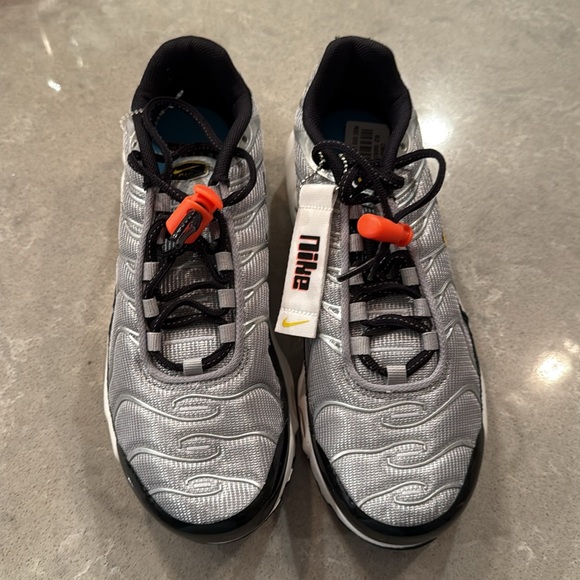 NEW Nike 4.5Y Kids AIR MAX PLUS